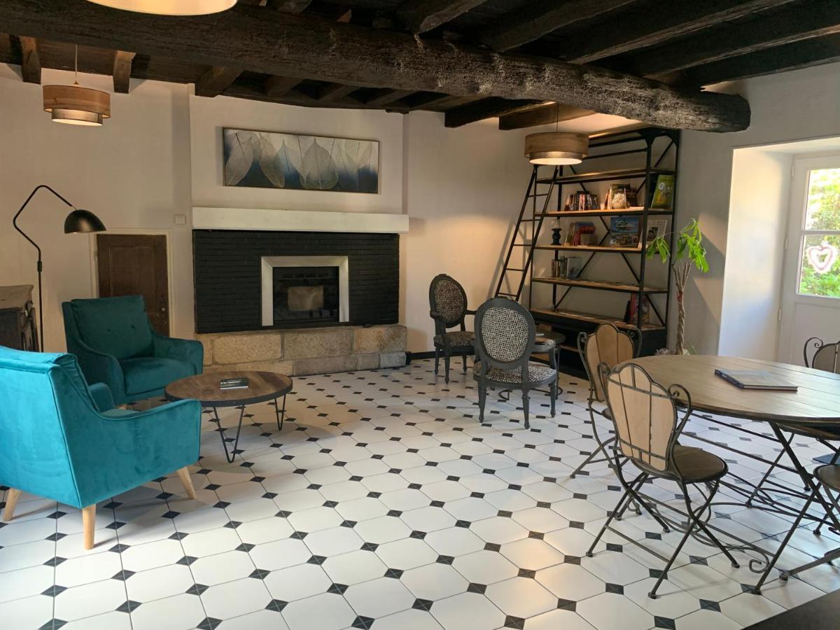 La Cour Des Ursulines Hotell Josselin Exteriör bild