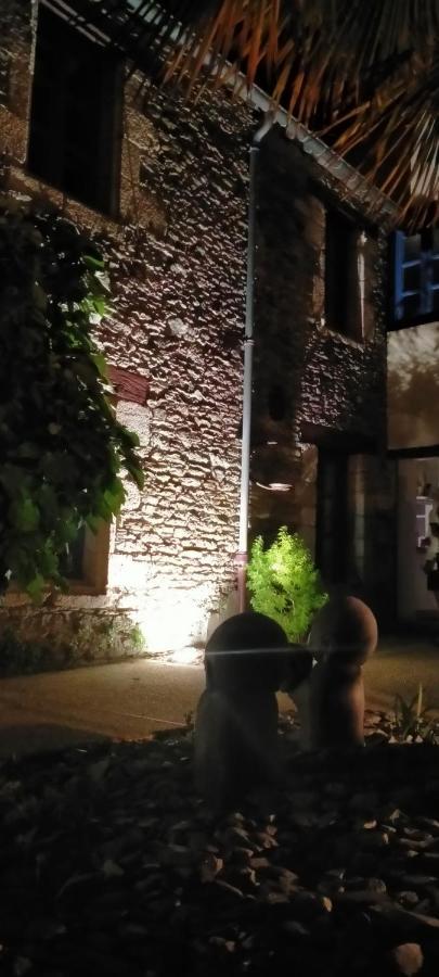 La Cour Des Ursulines Hotell Josselin Exteriör bild