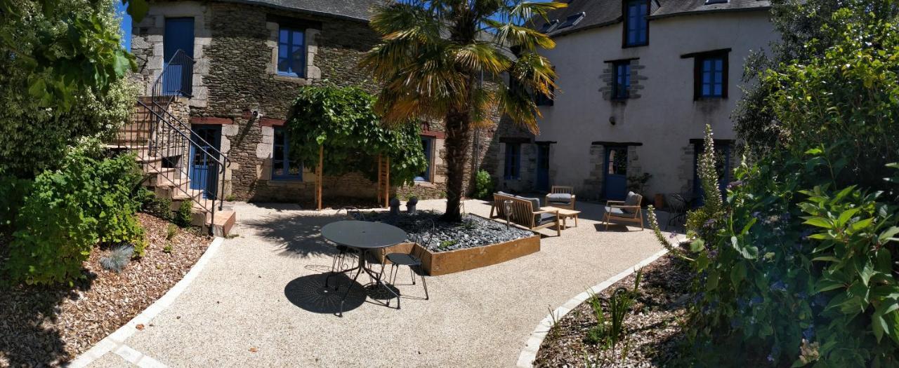La Cour Des Ursulines Hotell Josselin Exteriör bild
