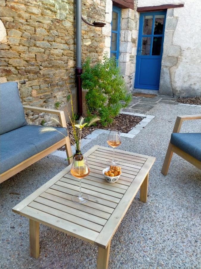 La Cour Des Ursulines Hotell Josselin Exteriör bild