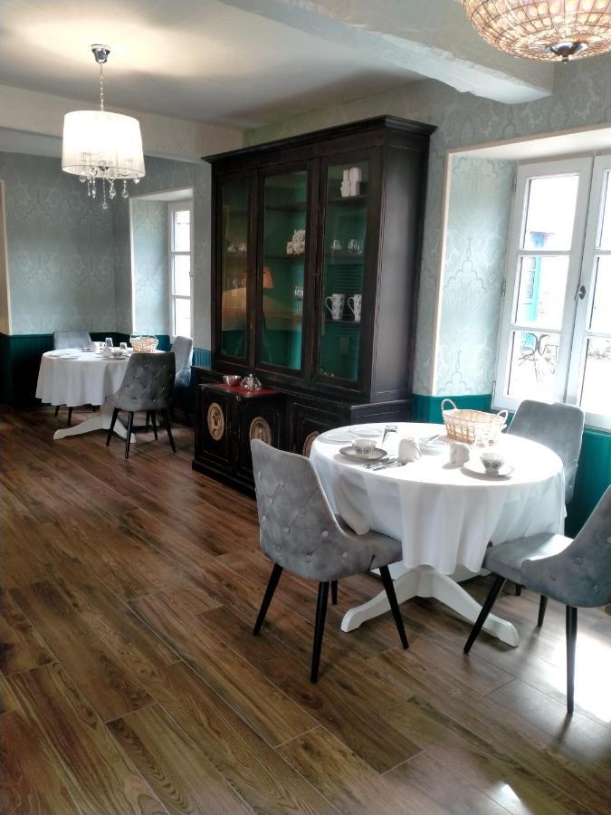 La Cour Des Ursulines Hotell Josselin Exteriör bild